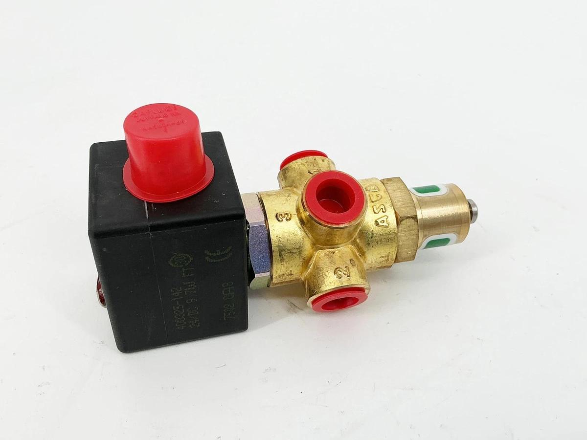 New Asco SC8320A005MO Solenoid Valve 1/4" 9.7W 24VDC