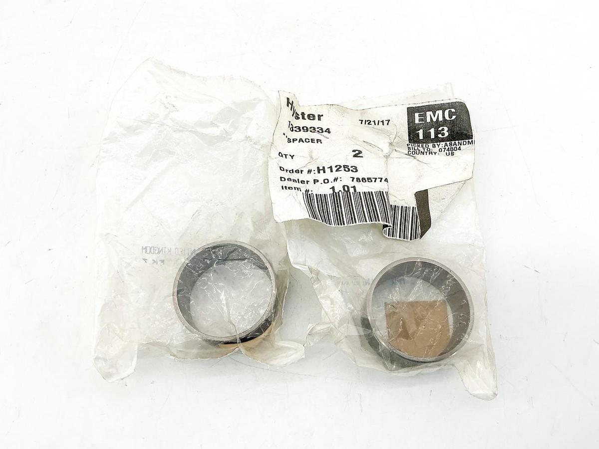 New Lot of 2 Hyster 1339334 Spacer