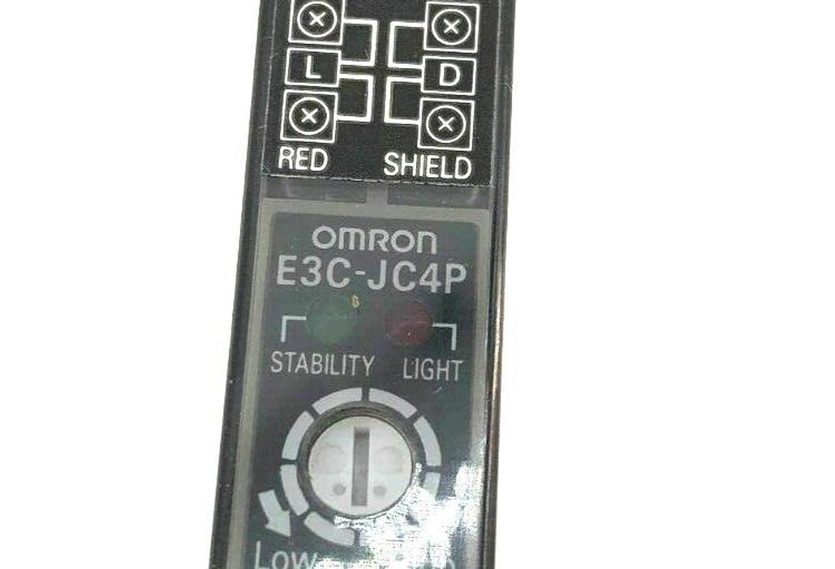 New Omron E3C-JC4P Photoelectric Sensor 12 to 24VDC