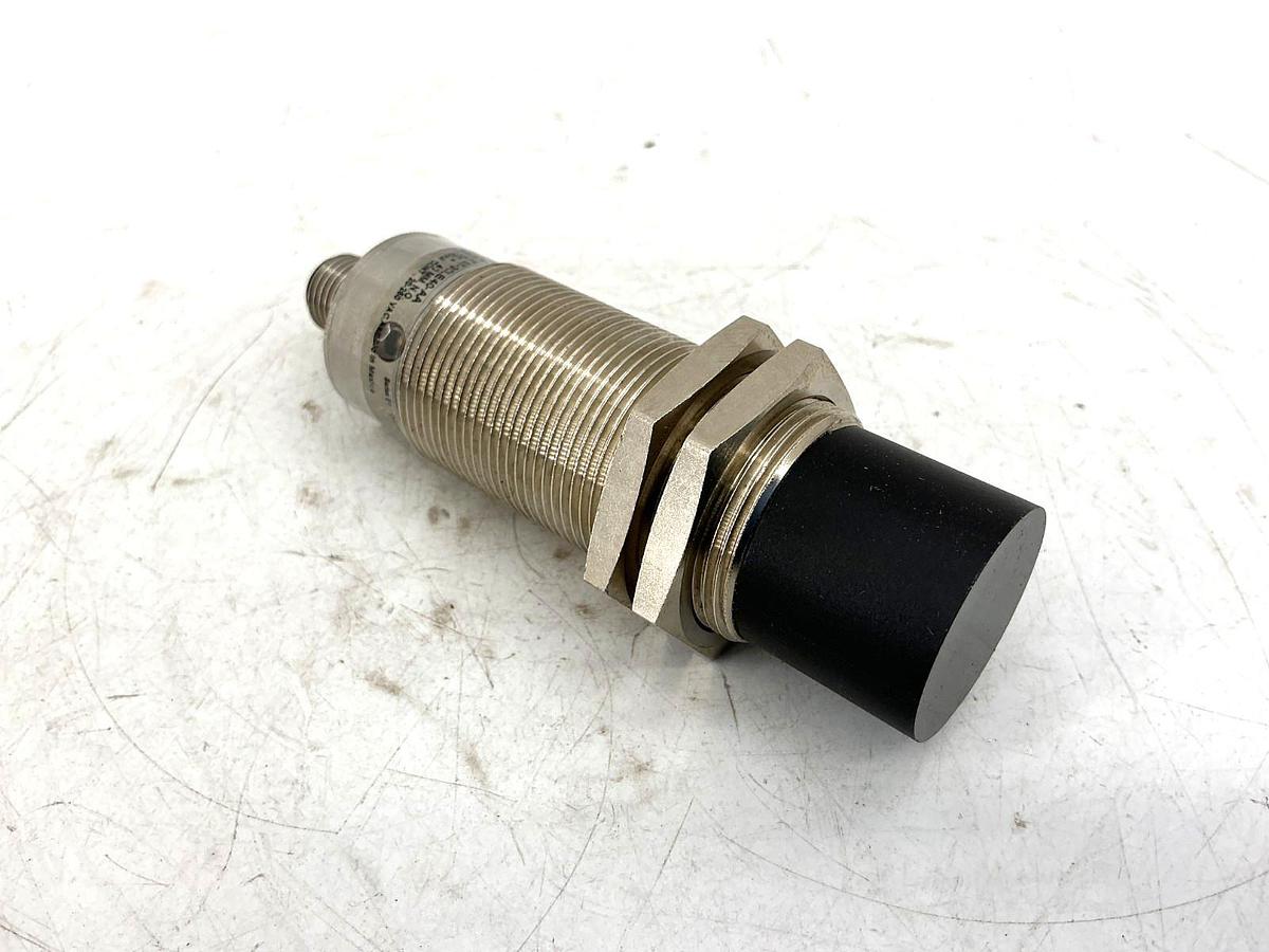New Eaton Cutler-Hammer E57-30LE40-AA Ser E1 Prox Sensor Sn=40mm 250V - No Box