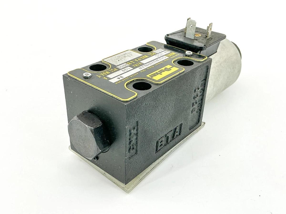 New Parker D1VW020HNJW 94 Solenoid Valve 24VDC 1.39A 5000PSI - No Box