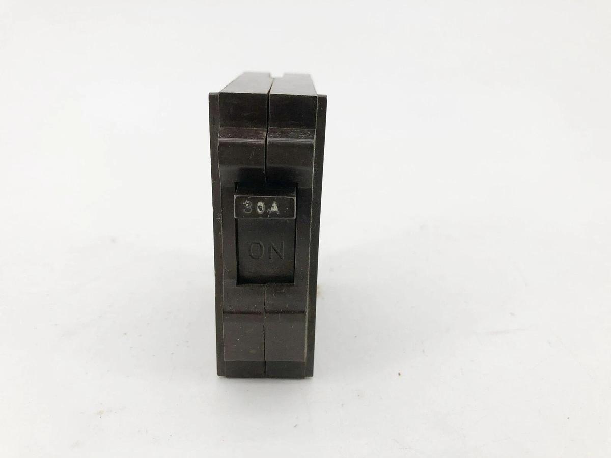 Used Lot of 3 GE General Electric R130 Circuit Breakers 30A 120/240VAC 1 Pole