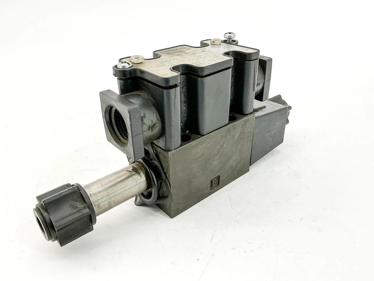 Used Parker D1VW4CY Solenoid Valve 5000PSI 110/120V - Missing Coil