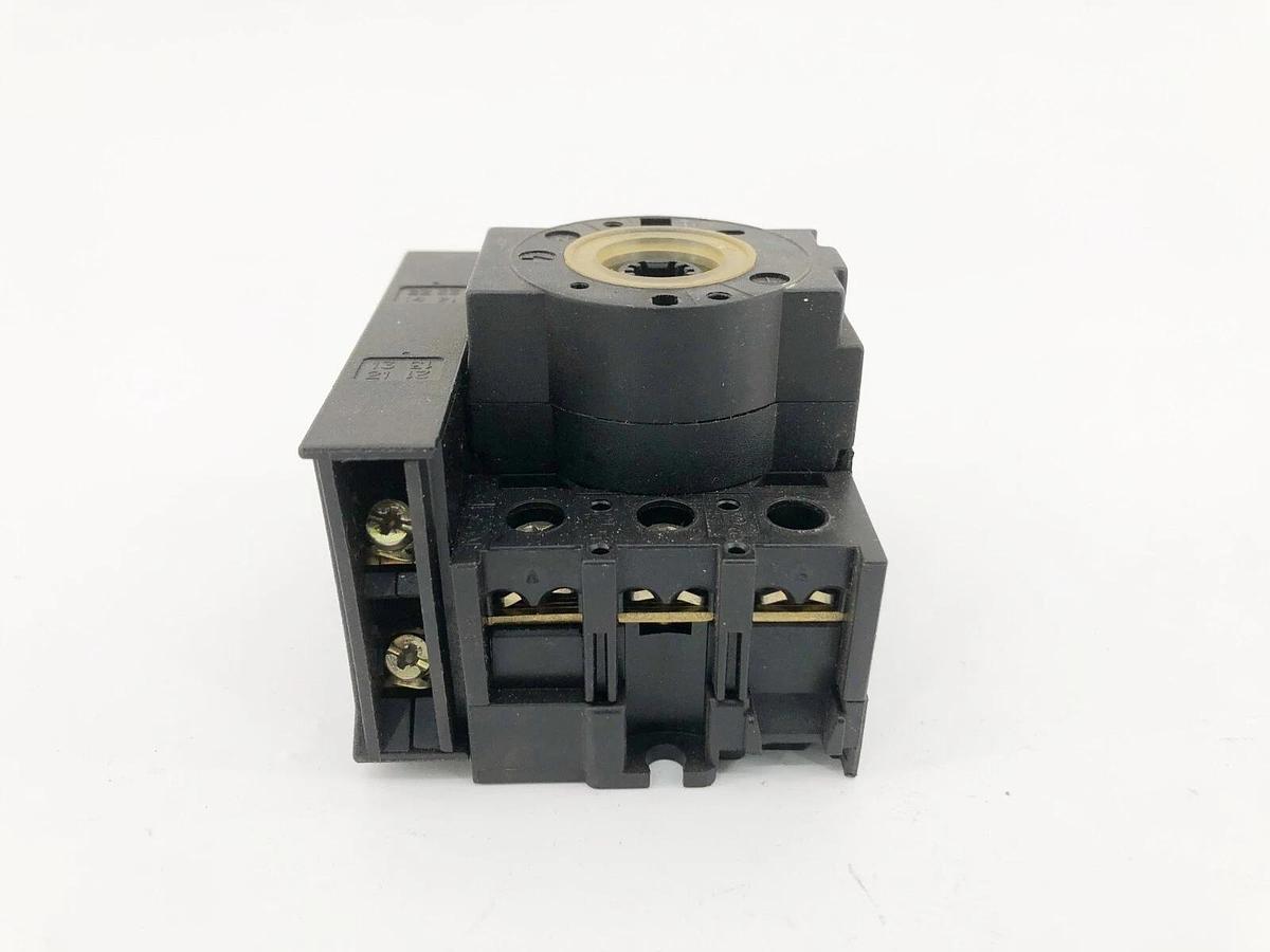 New Siemens 3LD11600-OTB51 Disconnect Switch 25A 400V - No Box