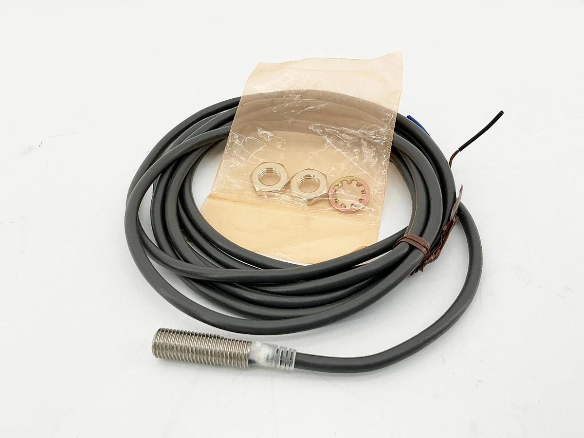 New Omron E2E-X1R5E1 Proximity Switch 12-24VDC 1.5MM Detecting Distance - No Box