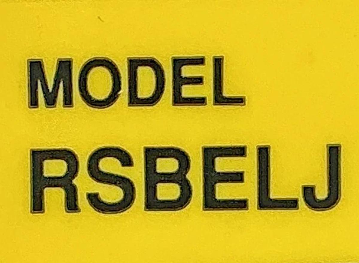 New Banner Engineering RSBELJ Photoelectric Sensor w/ Dust Cvr 41566 - No Box