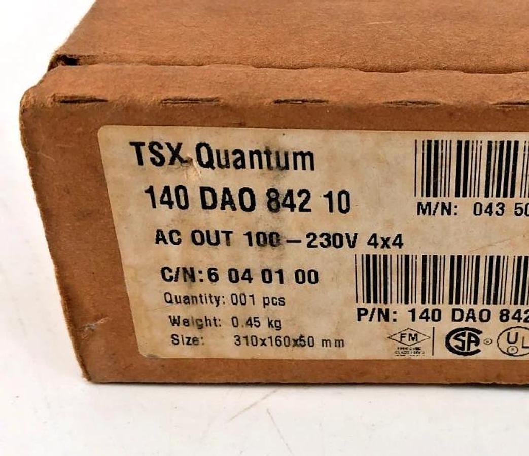 New Schneider Automation 140DAO84210 Output Module 100-230VAC 4x4 Modicon