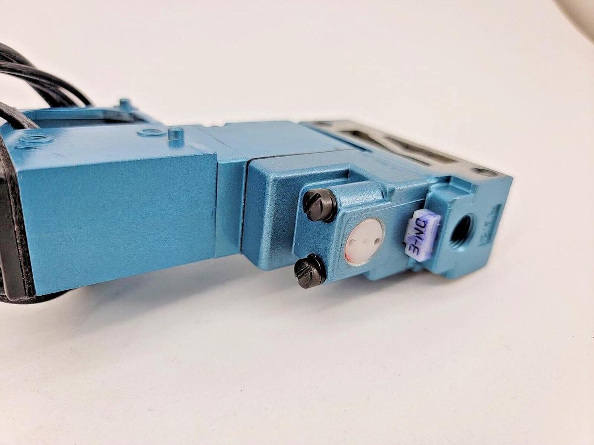 New Mac Valves 132B-111MA Solenoid Valve 3-NC 110/50 120/60 6.8W
