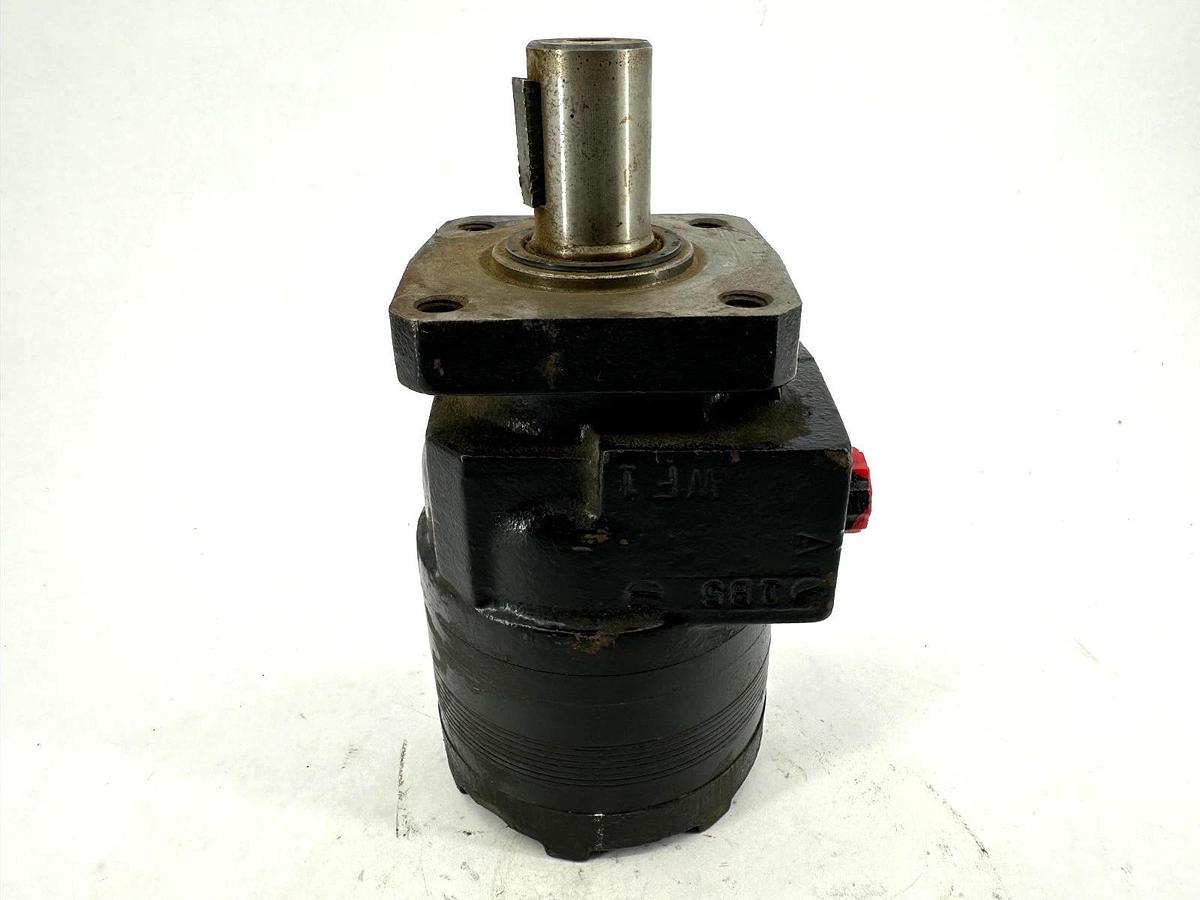 New Ross MF041310AAAA TRW Hydraulic Motor Torqmotor 0.97" OD Shaft - No Box