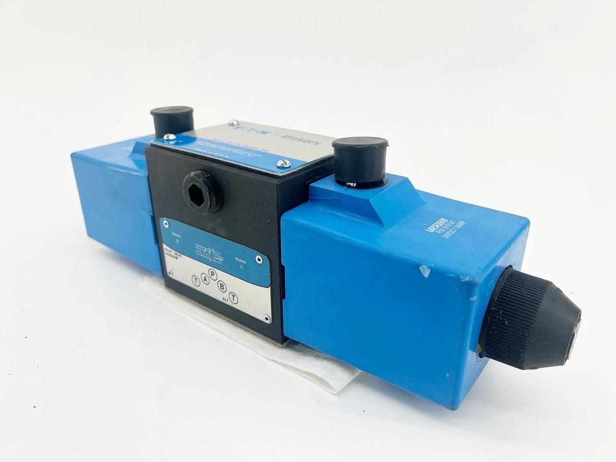 New Eaton DG4S2-012N-U-H-61 Pilot Valve 24VDC 1.8AMP 02-305185 - No Box