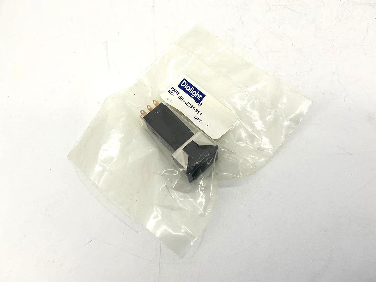 New Dialight 554-2231-311 Panel Mount Pushbutton Switch 8-Pin 1A 125VAC