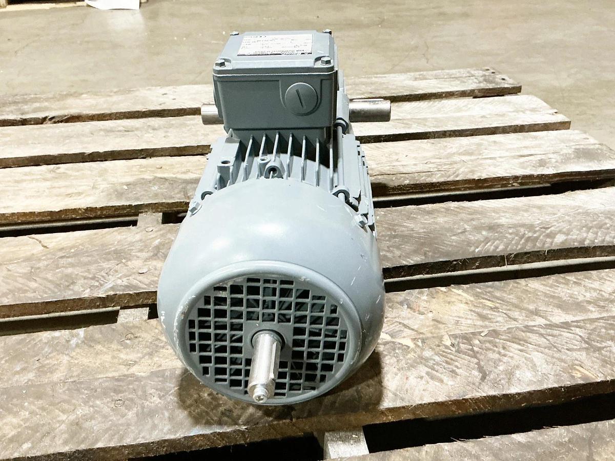 New Bauer 10713329-1 Gear Motor BS06-13U/DPE08XB4-TF-ZW/C3 575V 163RPM Output