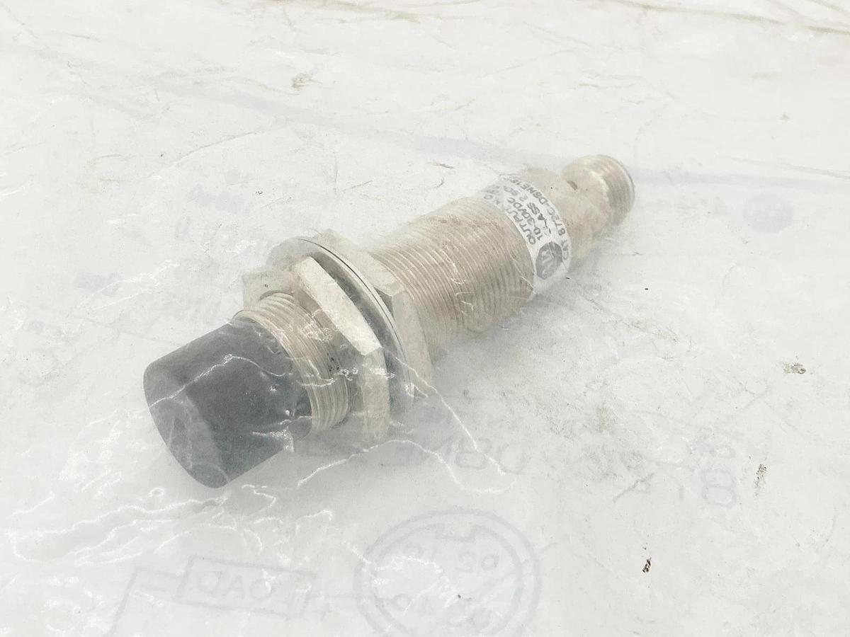 New Allen Bradley 872C-D8NE18-D4 Inductive Proximity Sensor 10-30VDC 100mA Ser.C