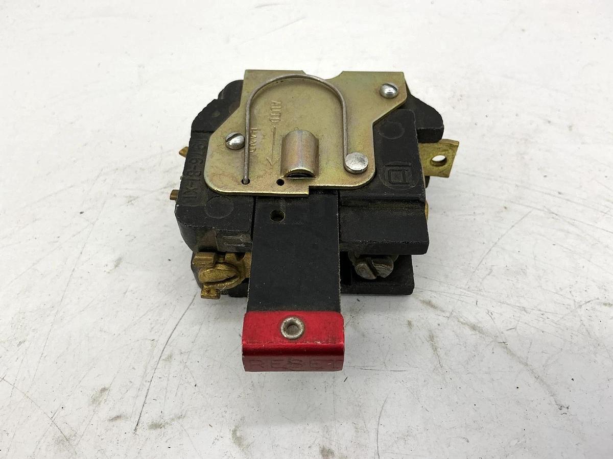 Used Square D 1976-B1-X2 Overload Relay Power: 600VAC Control: 600VAC/250VDC