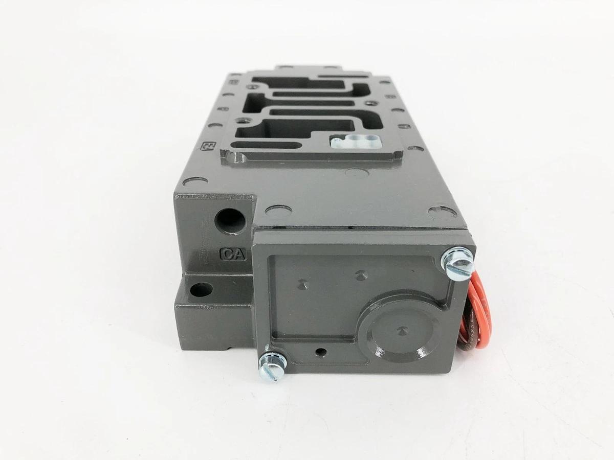 New Numatics 203-493 Pneumatic Base for MK55 Series 1/2" NPT - No Box