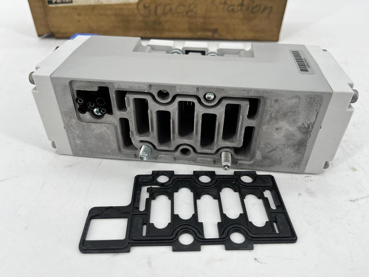 New Parker H2EVXBH0B9D Single Solenoid Valve 2-Pos. 24VDC Coil Spring/Air Ret.
