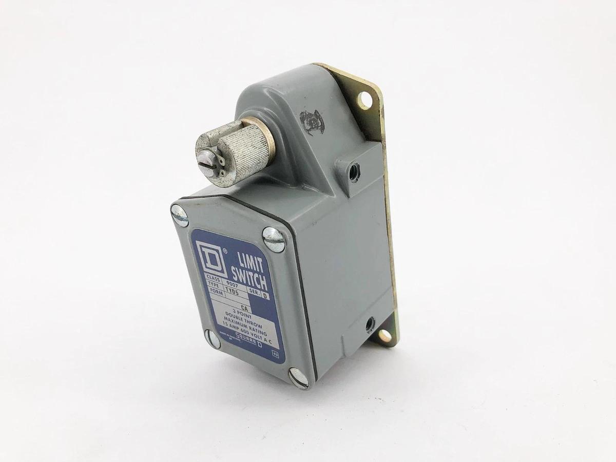 New Square D 9007TYD5 Limit Switch 15A 600VAC Ser. D - No Box
