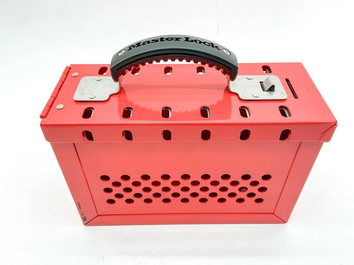New Master Lock 4EMZ1 Group Lock Box Steel Red 6"X9.25" 12 Pad Locks 498AWWG
