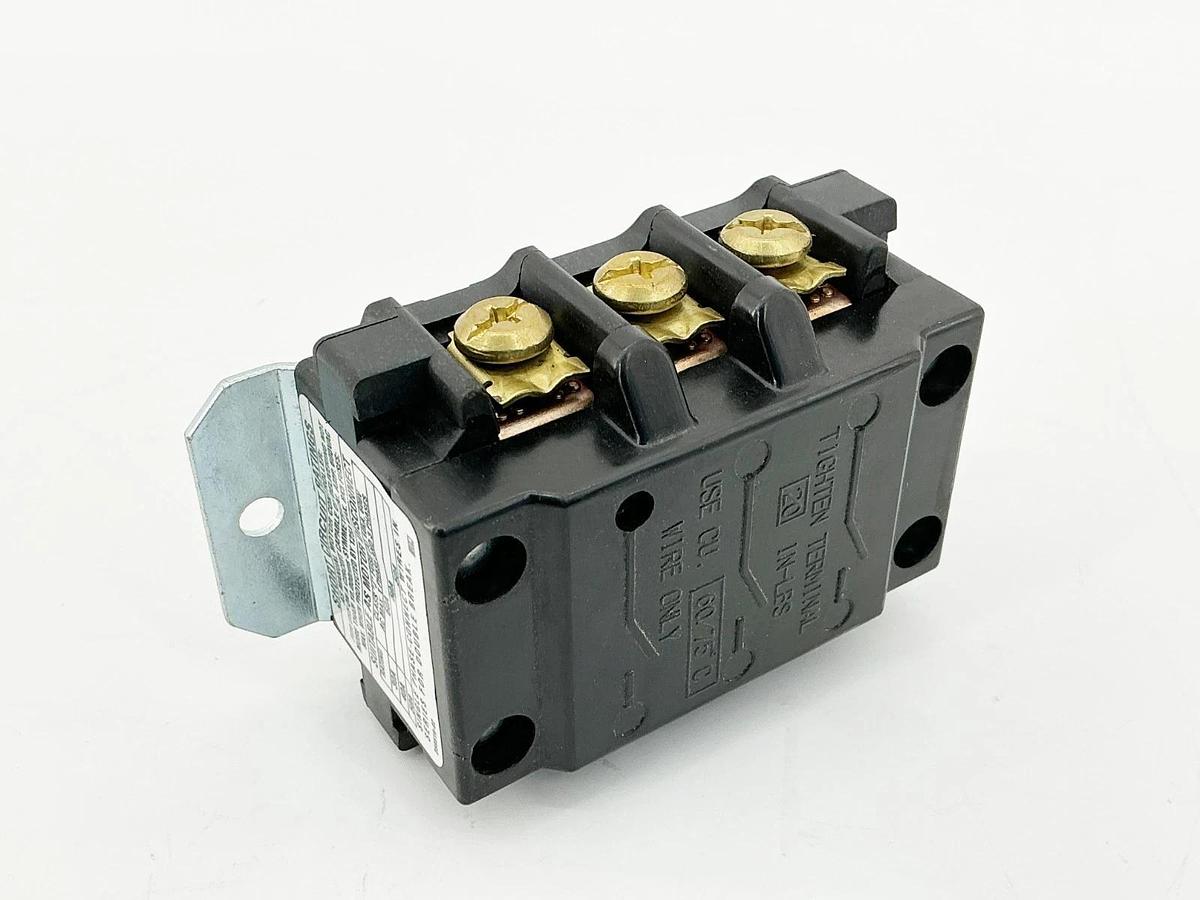 Hubbell HB7810D Manual Motor Disconnect Switch 3P 30A 600V