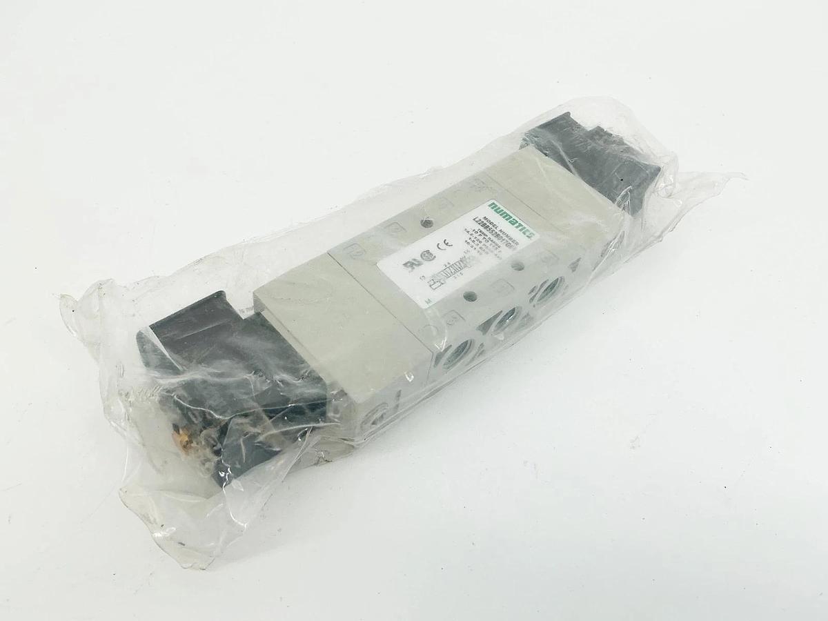 New Numatics L22BB552B017G61 Solenoid Valve 120PSIG 24VDC 1.4W