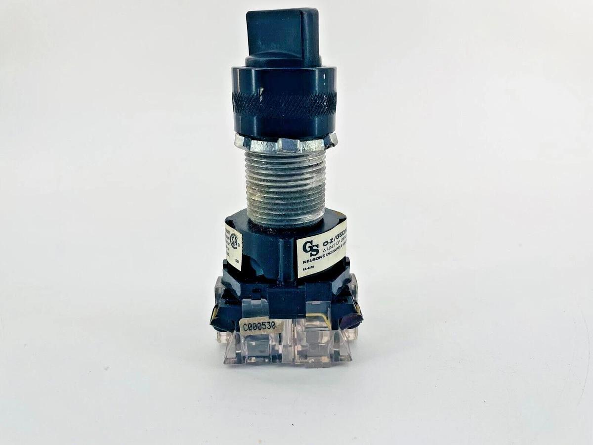 Used OZ Gedney SS131CD Selector Switch 3POS Class 441 PB1B Contacts