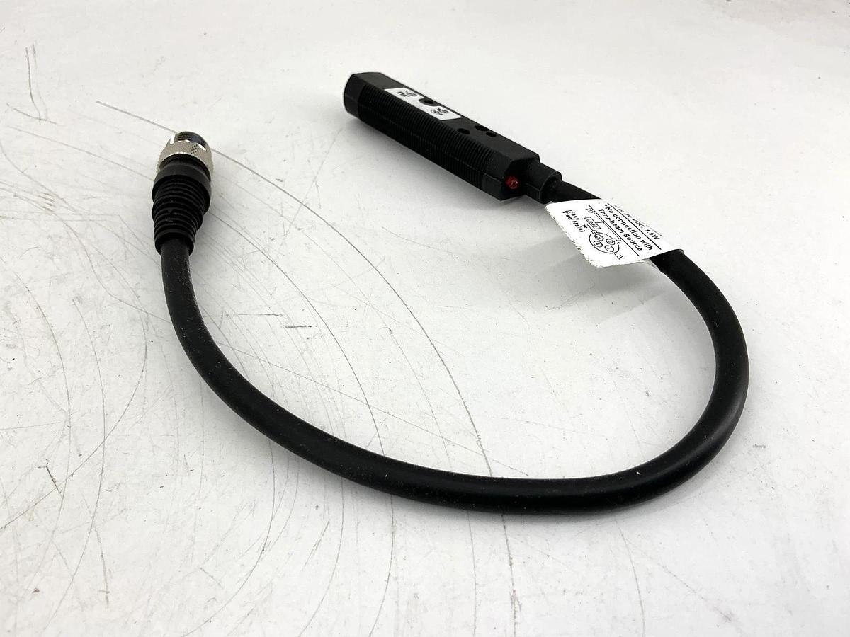 New Eaton 13103AQD03 Ser A2 Photoelectric Sensor 4-Pin 9inch Sensing 20-264VAC