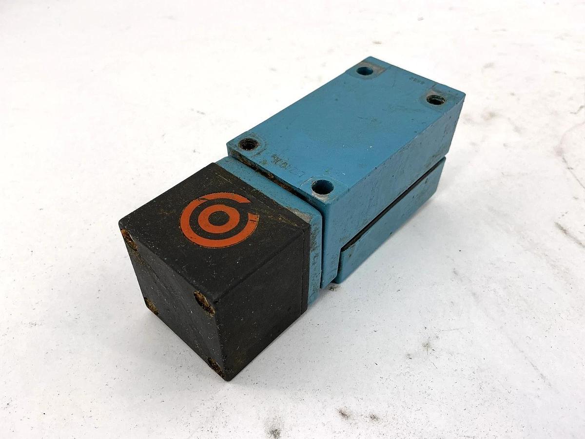 Used Honeywell Micro Switch LYS01C-2S Proximity Switch 0.5A 120V 50/60HZ