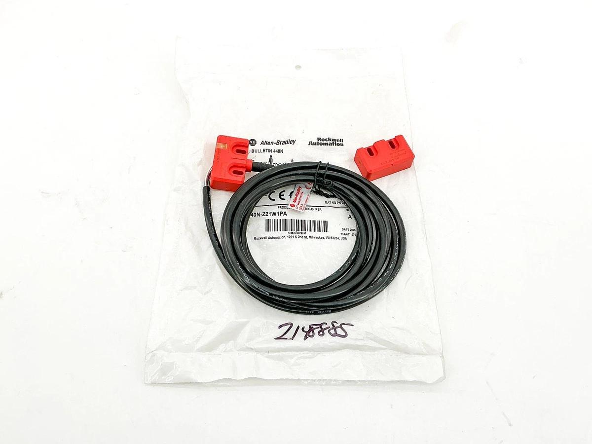 New Allen Bradley 440N-Z21W1PA Guardmaster Non-Contact Switch Ser.A