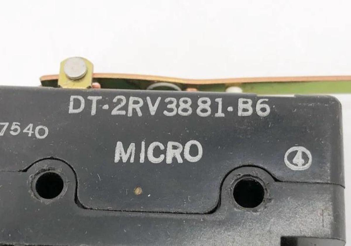 Used Honeywell Microswitch DT-2RV3881-B6 Limit Switch 125/250 VAC 10A