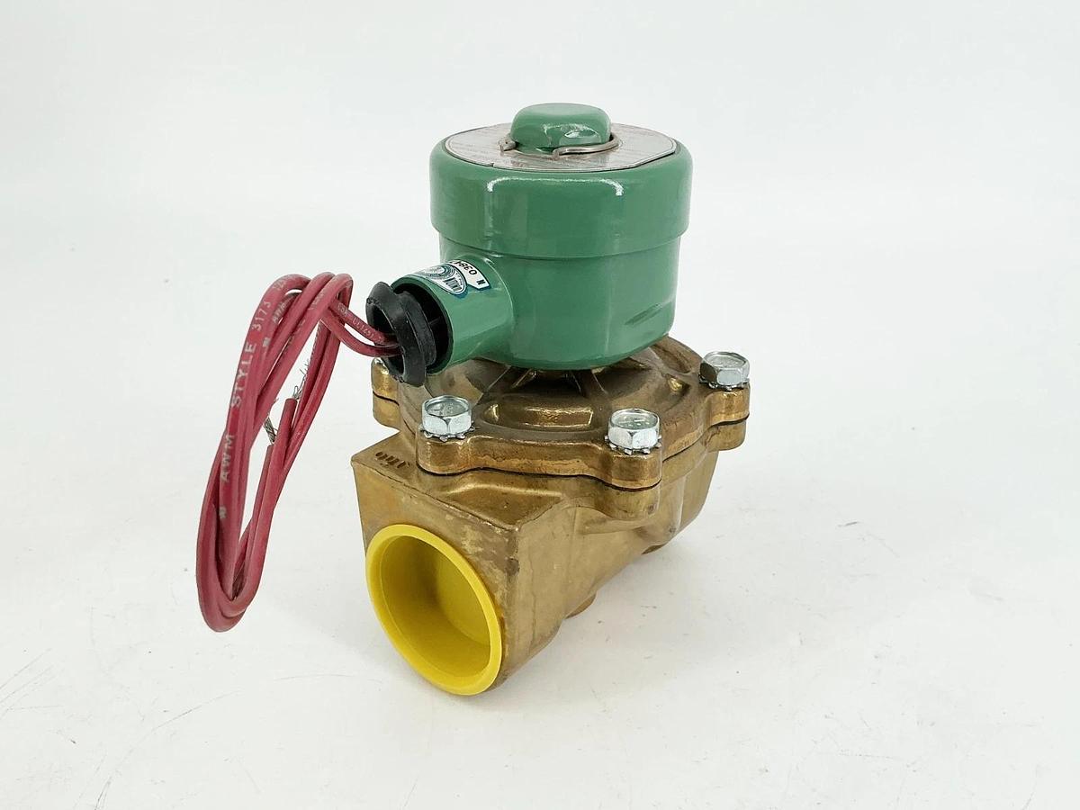 New Asco 8211B56 110/120V Solenoid Valve 125PSI 1-1/2" Pipe 15/4W 50/60Hz