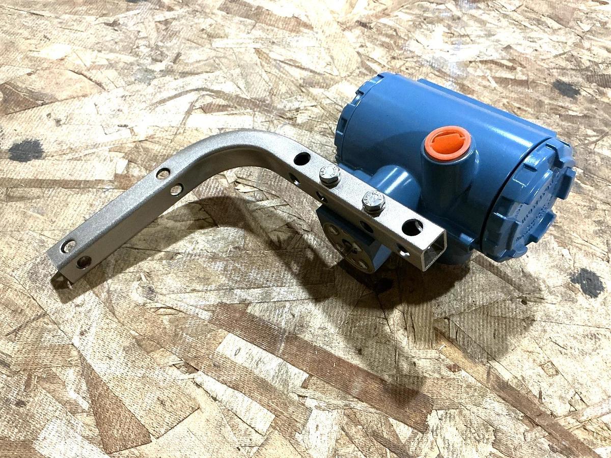 New Emerson Rosemount 8800DF005SA6E1D1R70 Vortex Flow Meter 800/427 1440PSIG