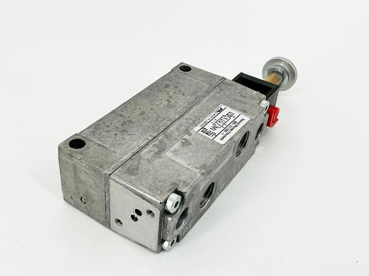 New Rexroth Mecman 585-211-000-1 Solenoid Valve 24V 5W