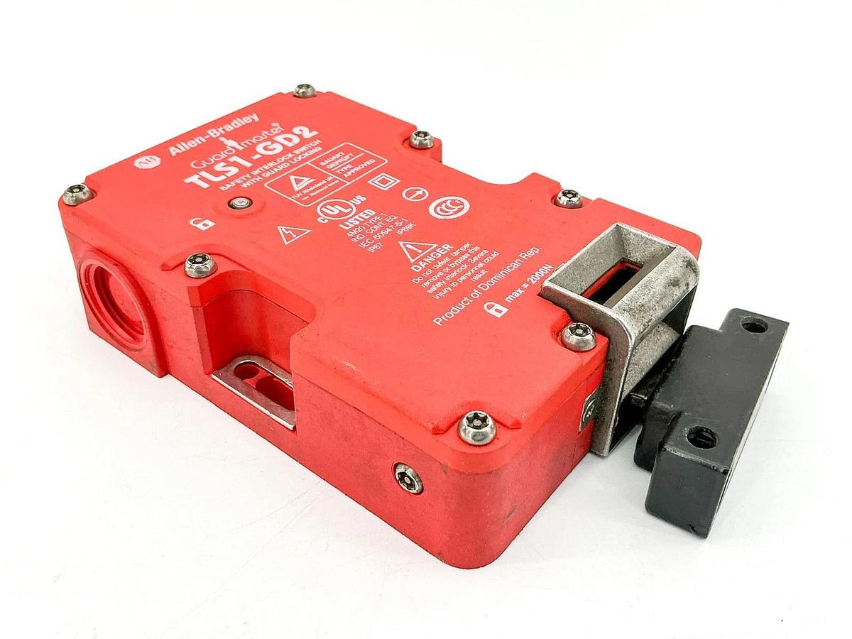 Used Allen Bradley 440G-T27169 Guardmaster Safety Interlock Switch 24VAC/DC TLS1-GD2