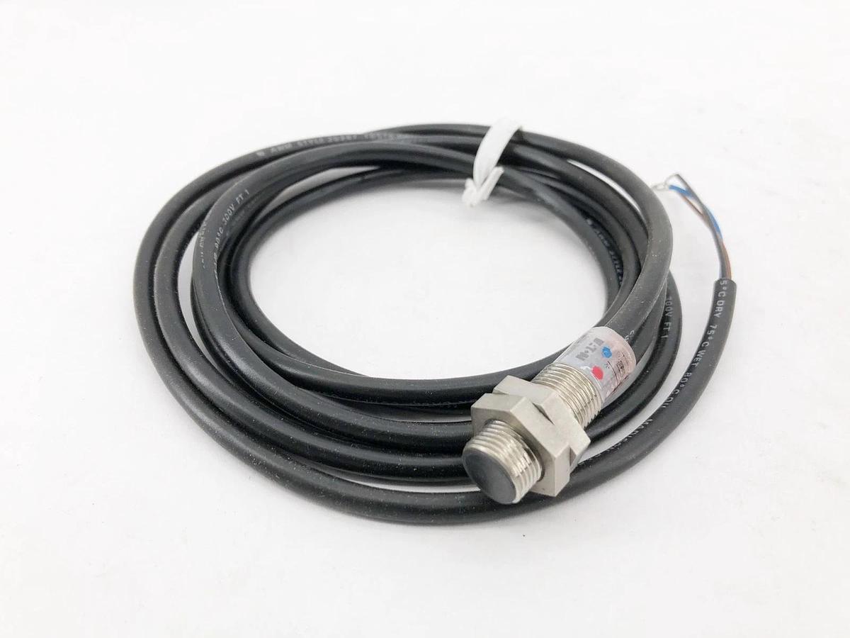 Lot of 3 New Cutler-Hammer E57LAL12T111 Inductive Proximity Sensor 6-32VDC 12mm