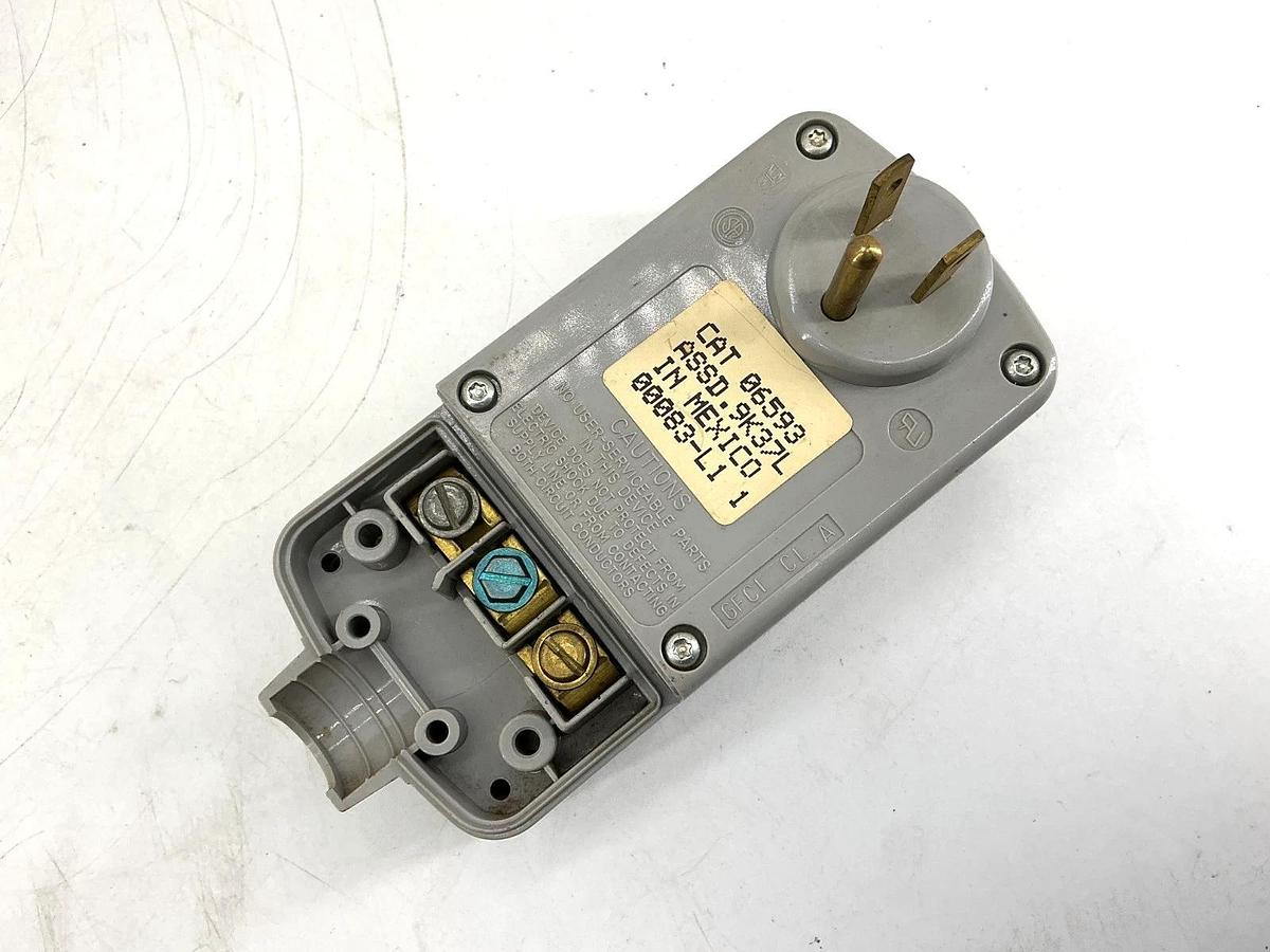 New Leviton 06593 Right Angle Plug-In GFCI Gray 3-Prong 15A 125V 6593 - No Box