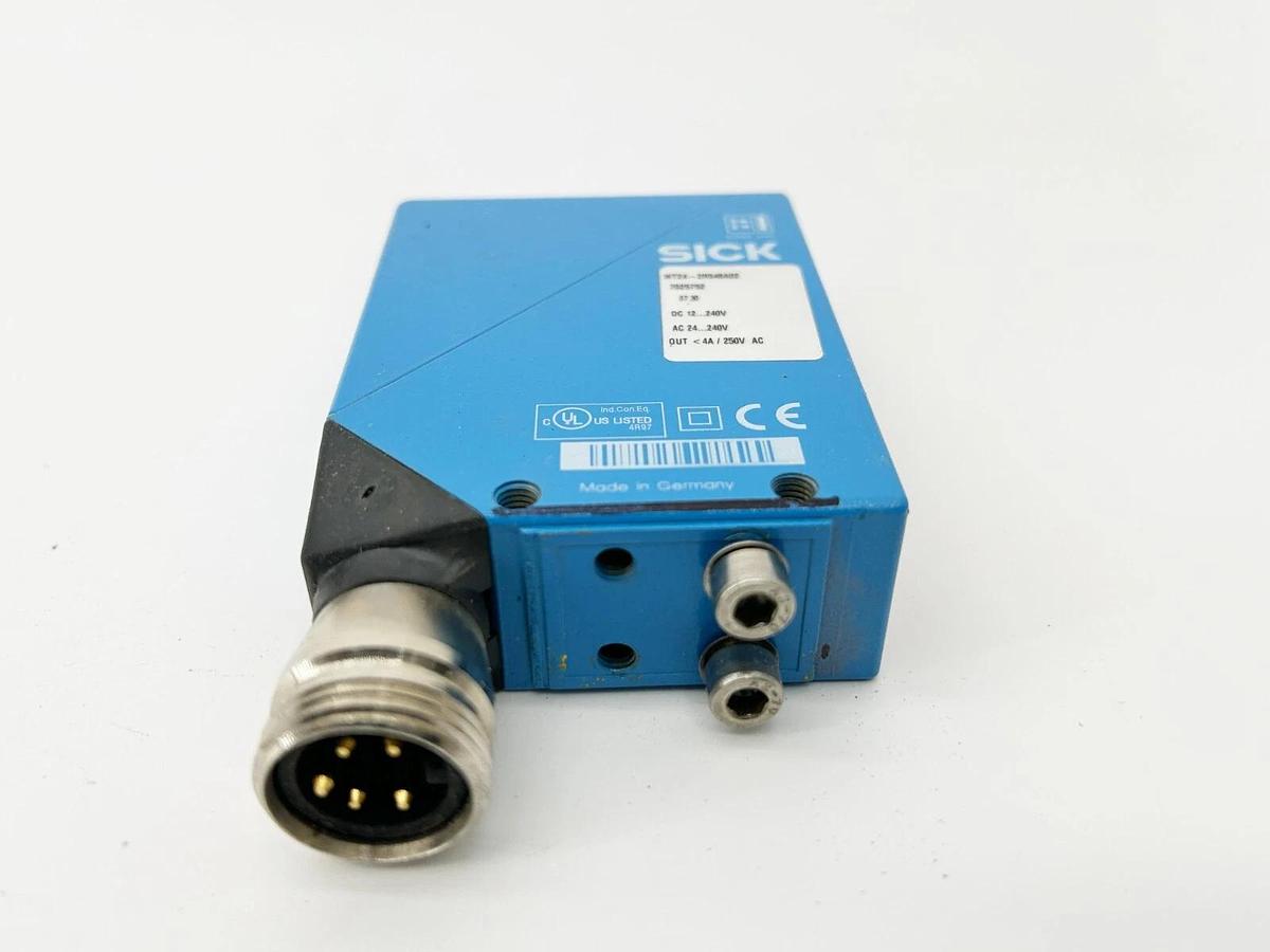 New Sick WT24-2R548A02 Photoelectric Sensor 250V 4A