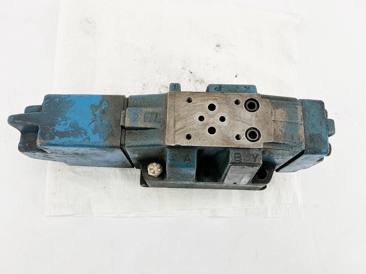 Used Rexroth 4WRZ16W150-60/6AG21-NETZ4/M Hydraulic Valve
