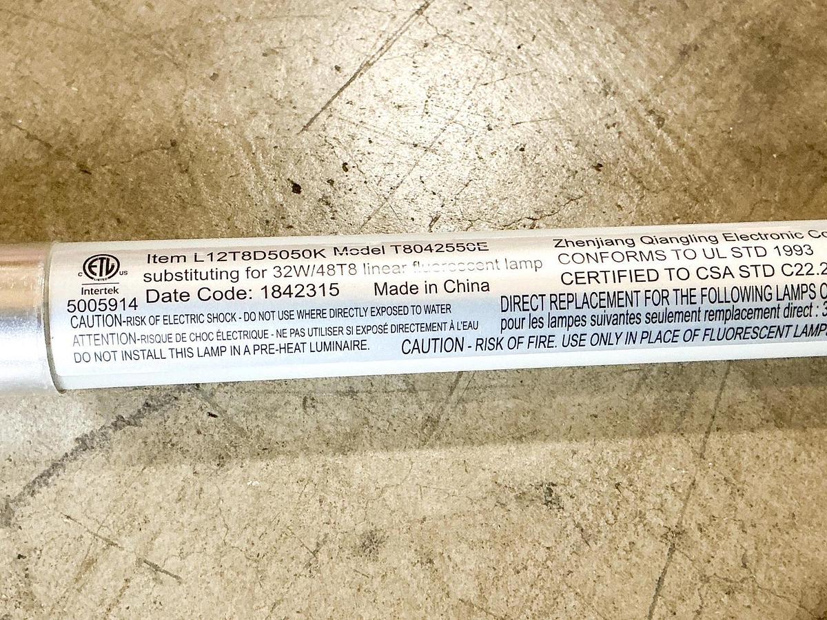 New Lot of 19 TCP L12T8D5050K Glass Tube Bulb 5000K 12W 277V 1850 Lumens