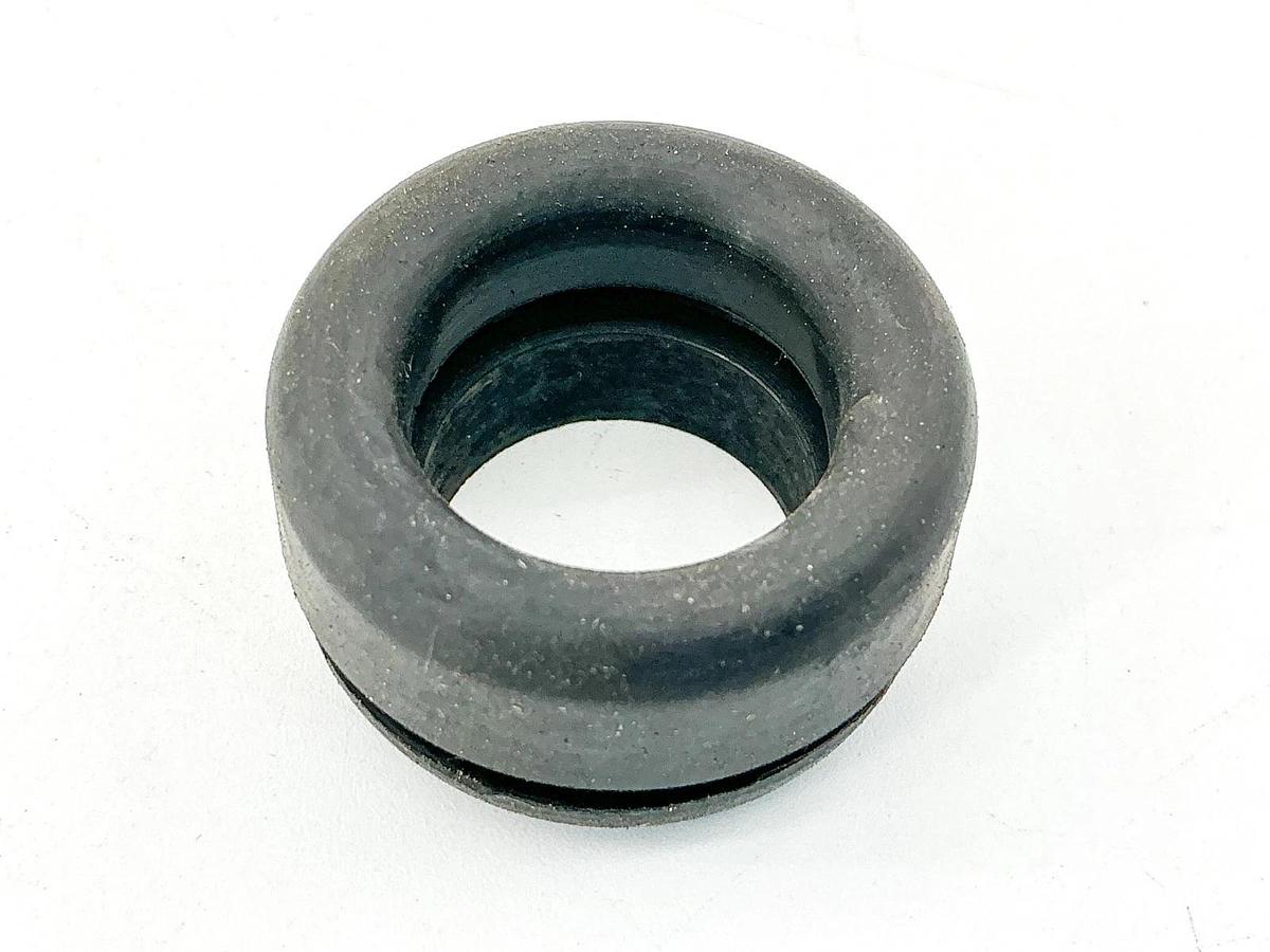 New Lot of 4 TSA/HY164050 PVC Calve Grommet 164050