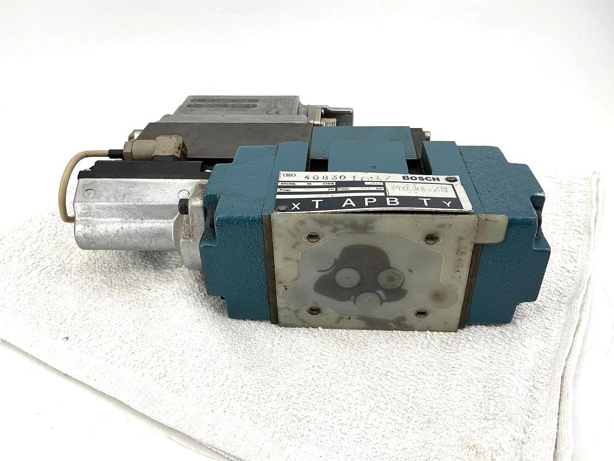 Used Bosch 0811404713 3625PSI Hydraulic Valve 7-Pin 24V 4WRLE-10-E80SJ-3X/G24ETK0/A1M