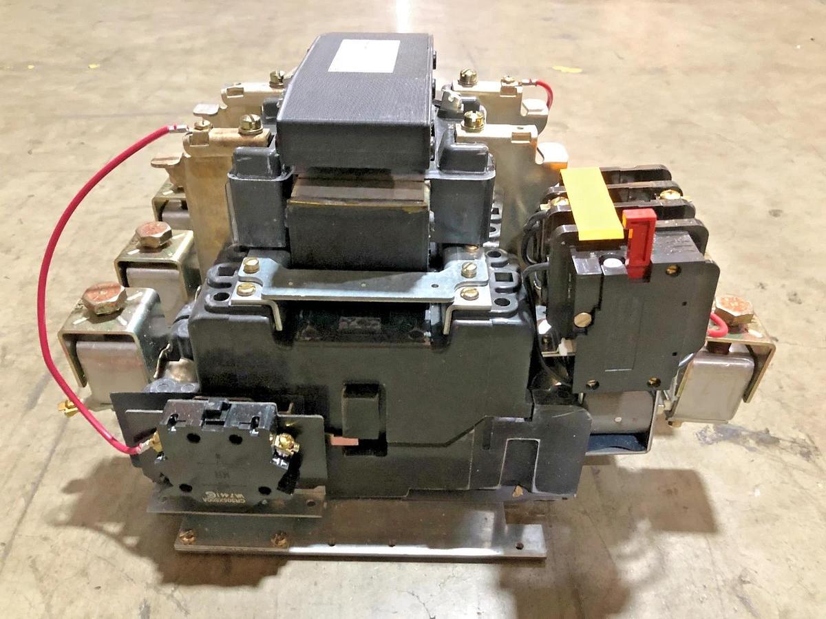 New General Electric CR306G002AEA Non-Rev Starter 270A 600VAC Size 5 120V Coil