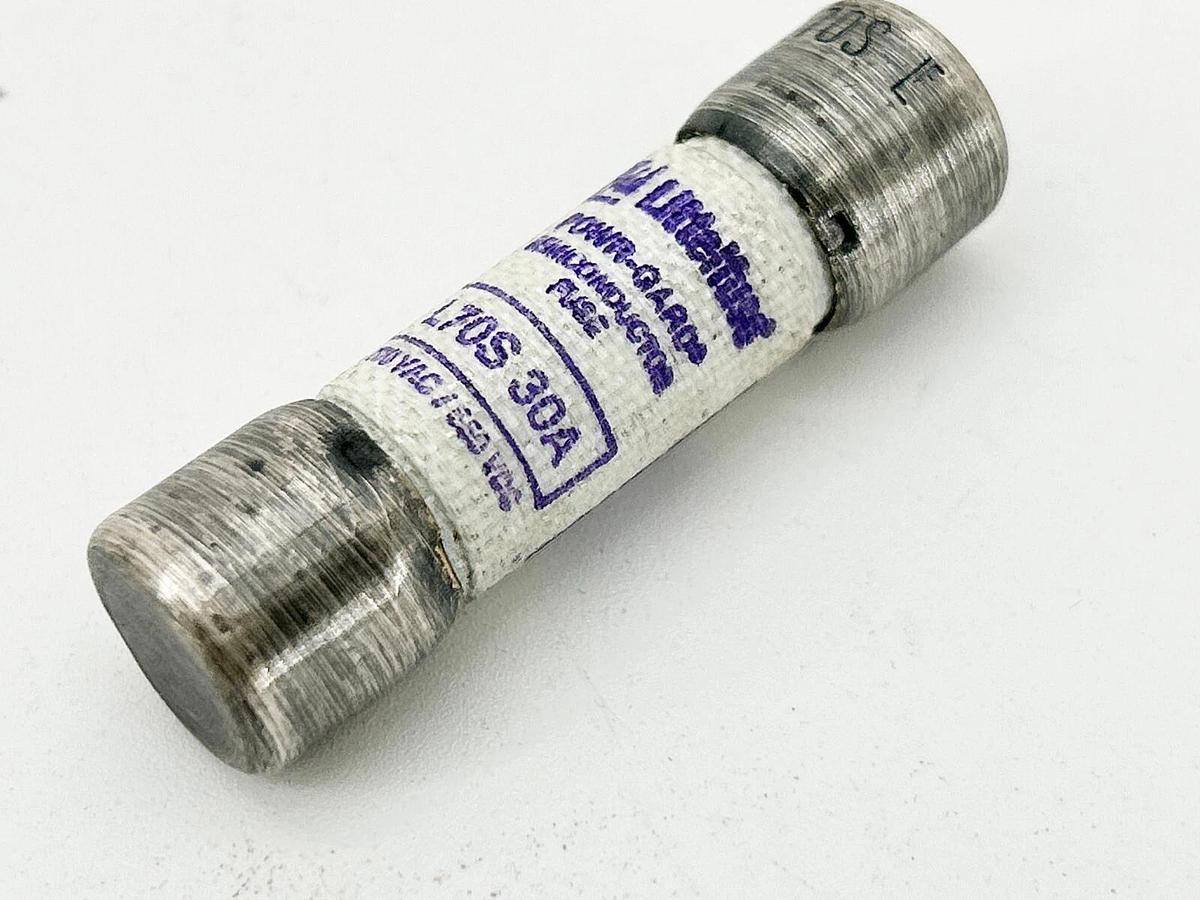 New Lot of 2 Littelfuse L70S 30A Power Gard Fuse 30A 700VAC 600VDC