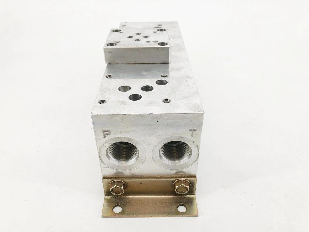Used Daman AD05P033S Aluminum Hydraulic Manifold AD03D05VABA
