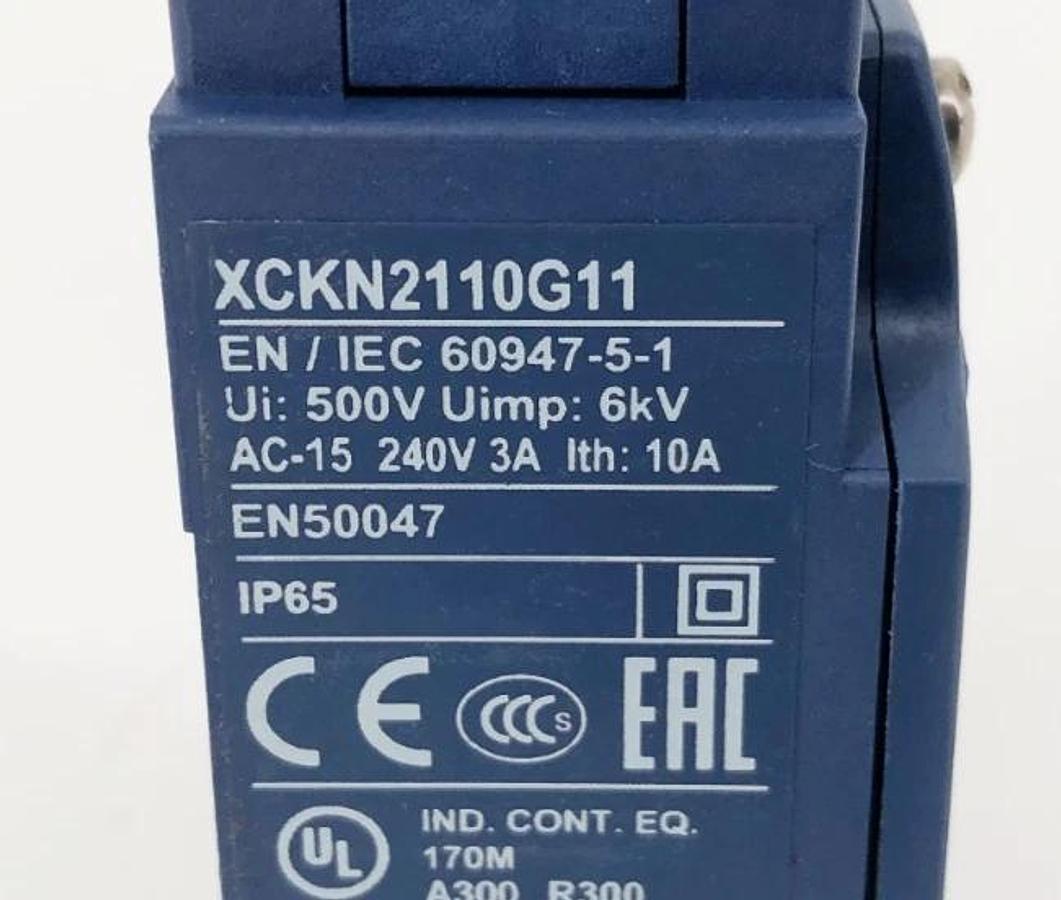 New Telemecanique XCKN2110G11 Limit Switch AC-15 240V 3A Ith: 10A - No Box