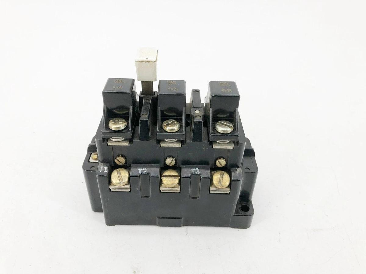 Used Allen Bradley X-243981 Overload Relay 600VAC W/ WL44 Heater Elements