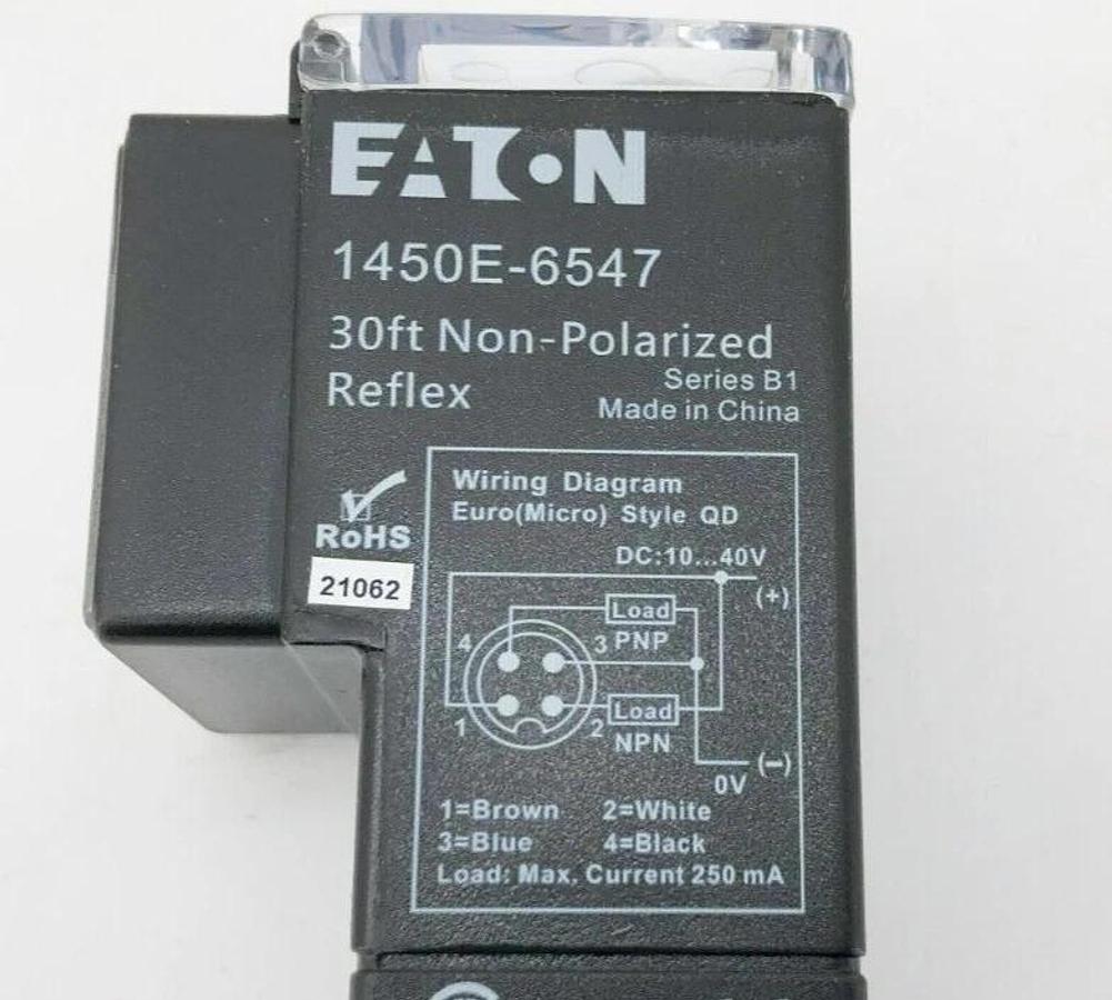 New Eaton 1450E-6547 Non-Polarized Reflex Photoelectric Sensor 30FT. 10-40VDC