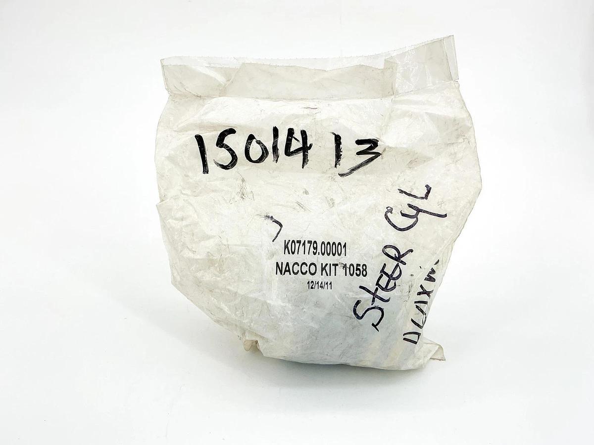 New NACCO 1058 Fork Lift Steer Cylinder Seal Kit