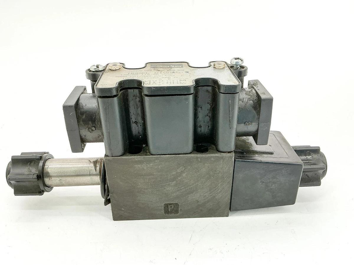 Used Parker D1VW4CY Solenoid Valve 5000PSI 110/120V - Missing Coil