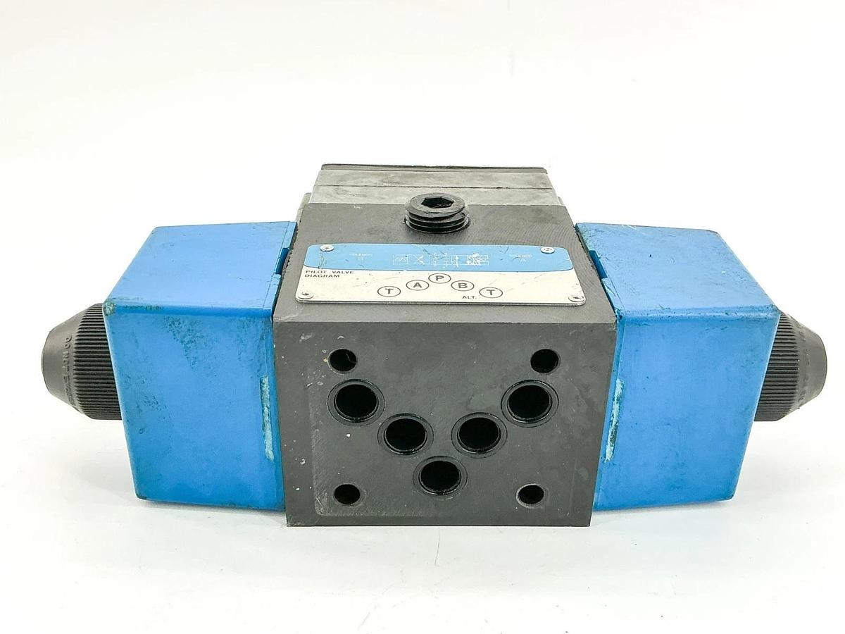 Used Eaton DG4S4LW-012C-B-60 Pilot Valve 110/120V .85A 02-119493