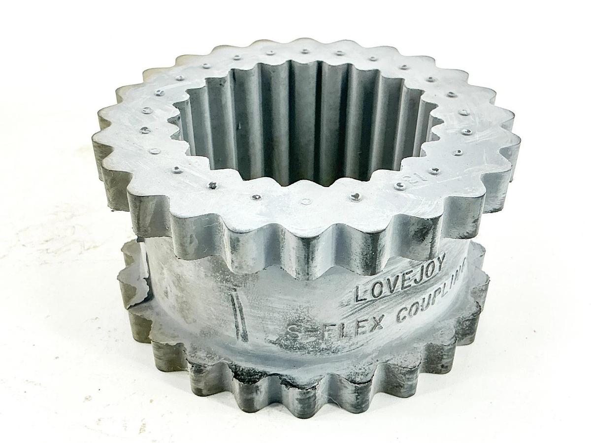 New Lot of 2 Lovejoy 7JN Coupling Sleeve 685114 36398